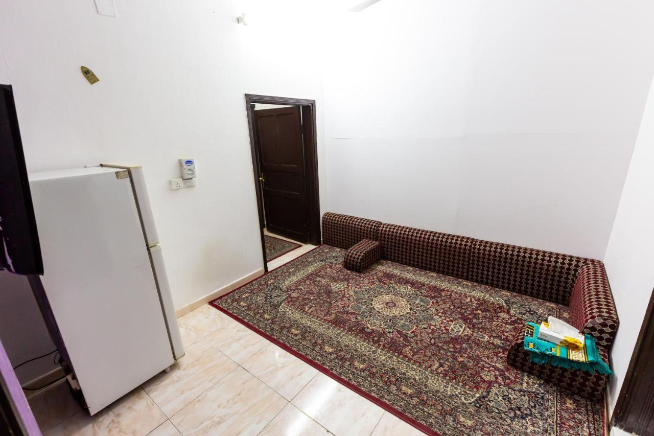 Al Eairy Furnished Apartments - Al Bahah 4 ภายนอก รูปภาพ