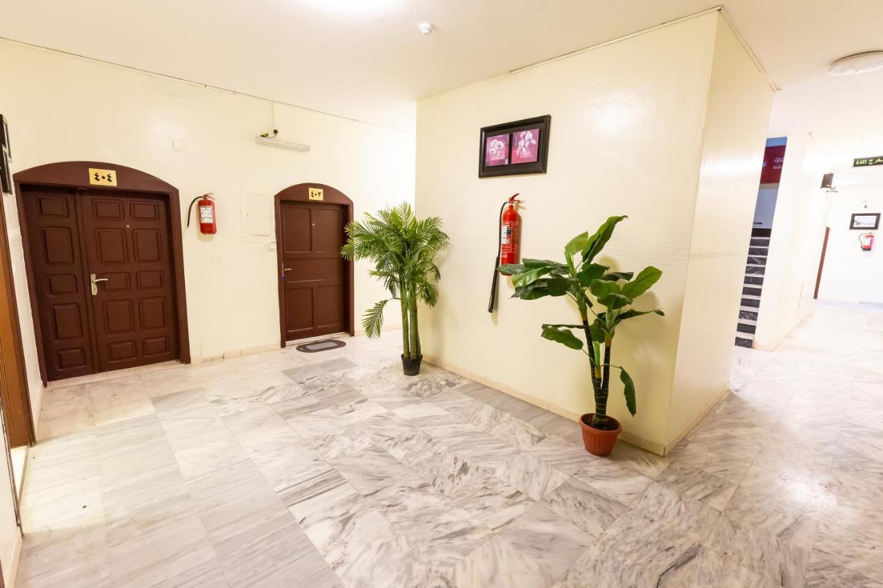 Al Eairy Furnished Apartments - Al Bahah 4 ภายนอก รูปภาพ