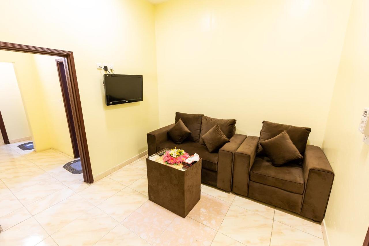 Al Eairy Furnished Apartments - Al Bahah 4 ภายนอก รูปภาพ