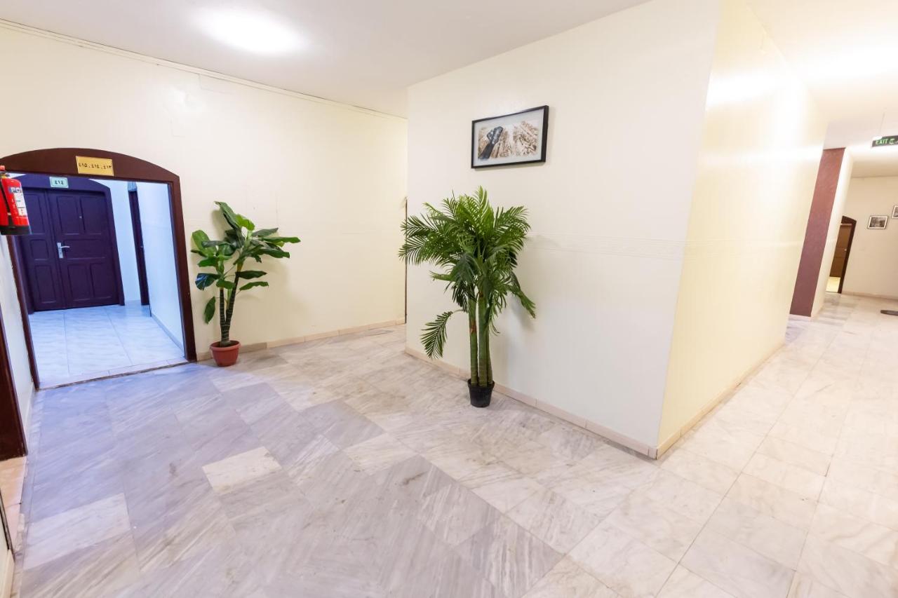 Al Eairy Furnished Apartments - Al Bahah 4 ภายนอก รูปภาพ